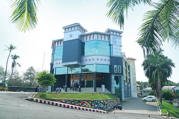 Ilahia College of Arts and Science-image
