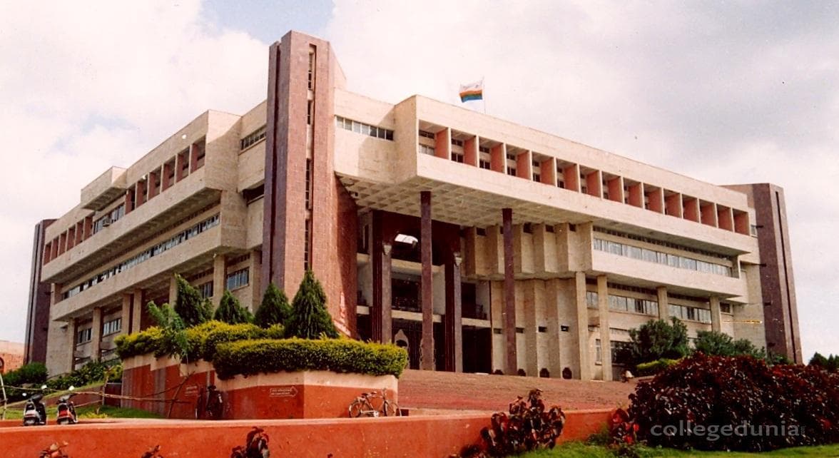 Kavayitri Bahinabai Chaudhari North Maharashtra University-image