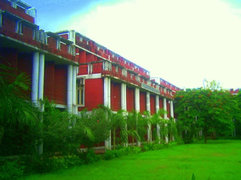 Sarvajanik College of Engineering and Technology-image