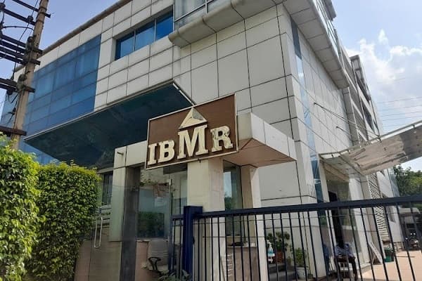 IBMR Business School-image