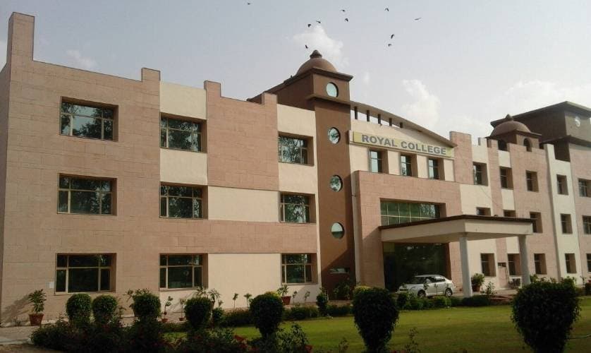 Royal College of Law-logo