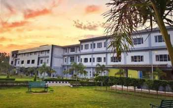 Sri Sukhmani Dental College & Hospital-image