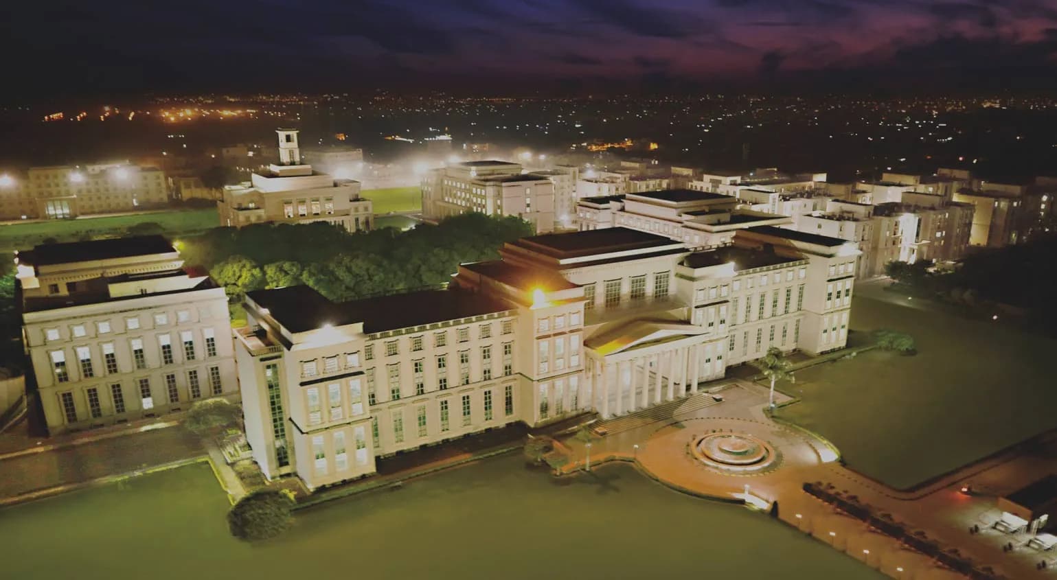 Amity University Lucknow-image