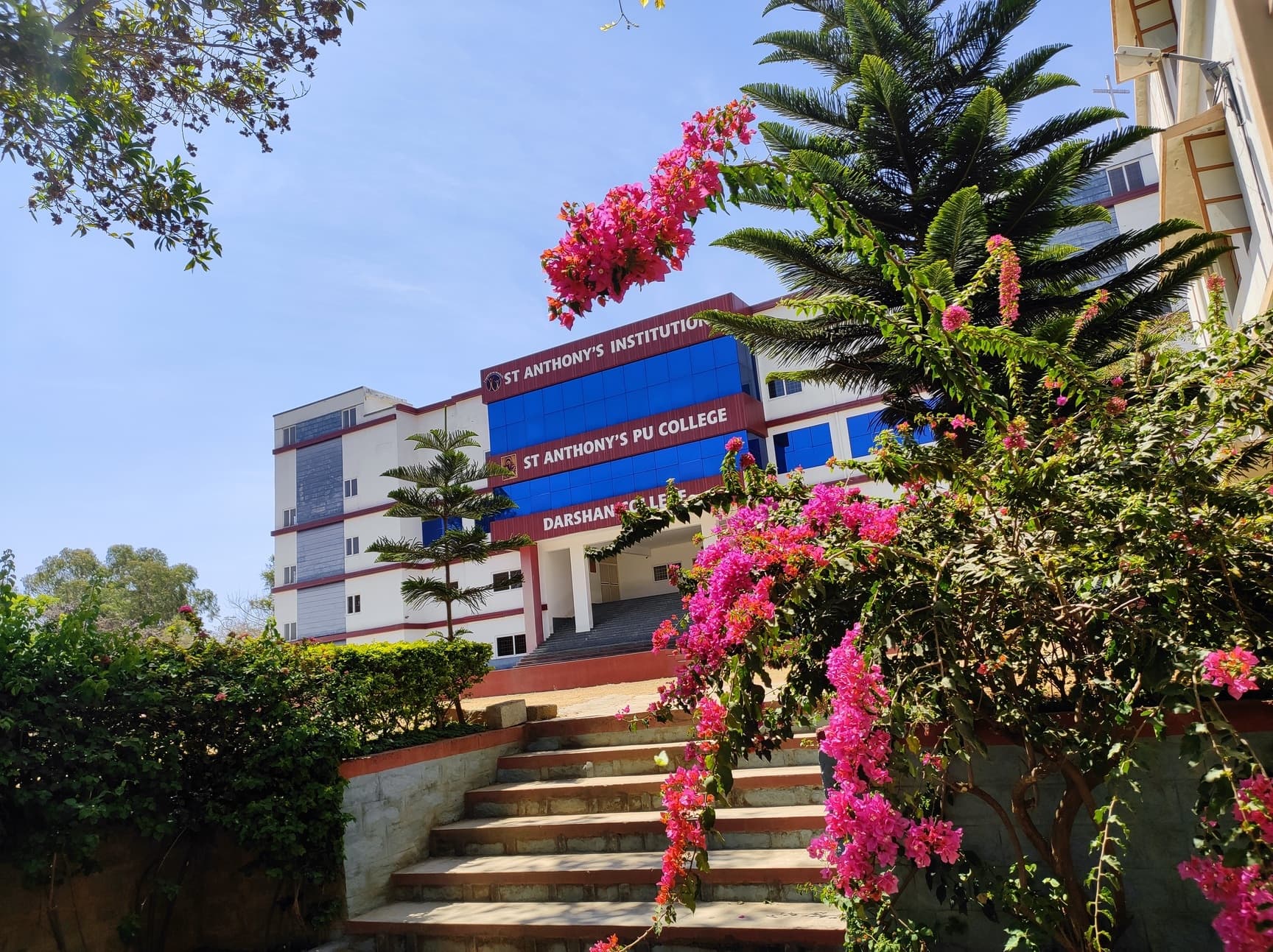 Darshan College logo