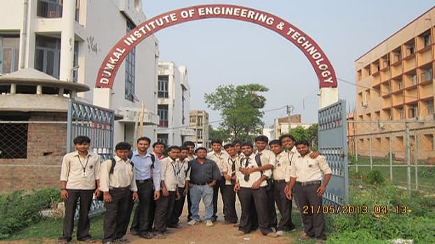 Dumkal College