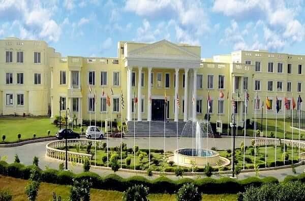 Starex University-image