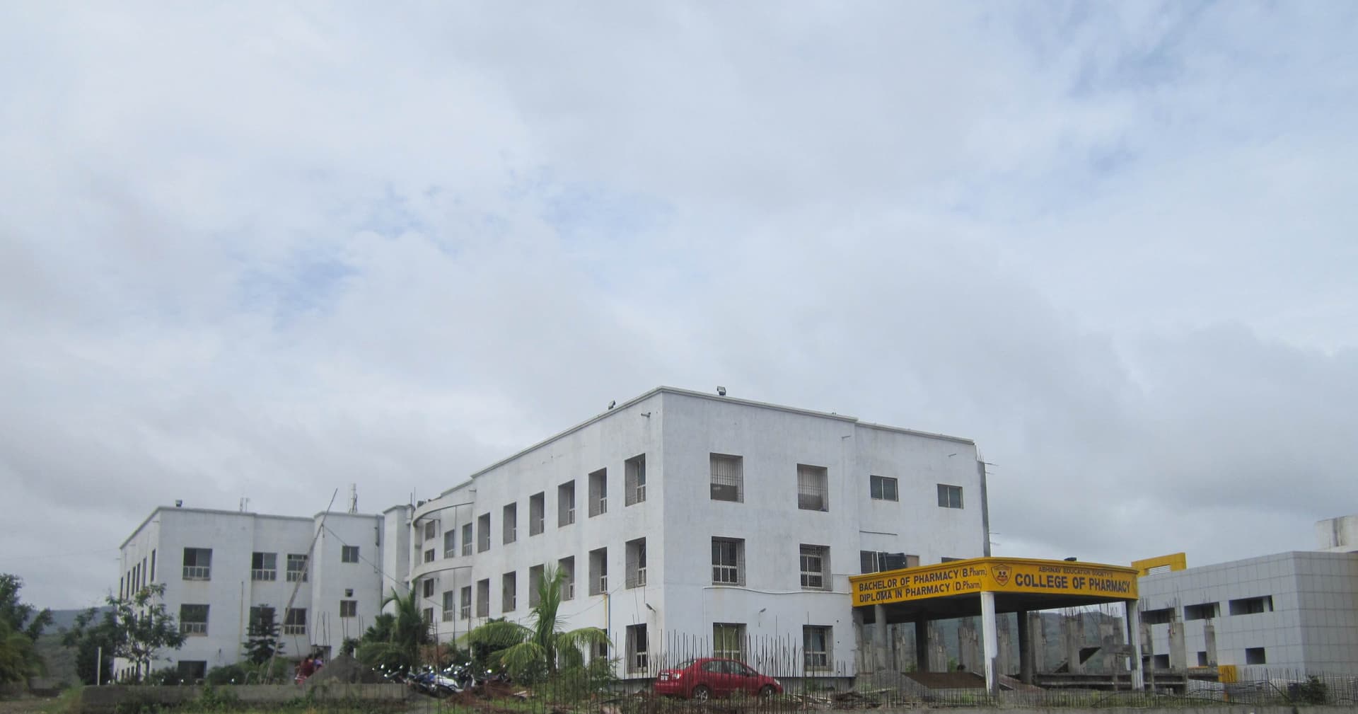 Abhinav Education Society's College of Pharmacy-image