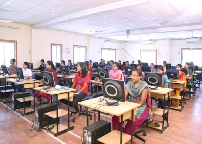 Dr. Suryakanta R. Ajmera M.C.A. College For Women Deopur-logo