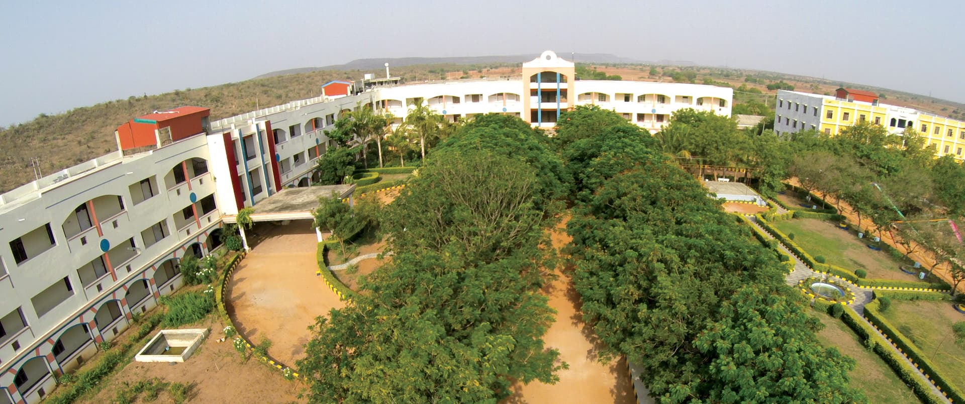 Newton's Institute of Engineering-image