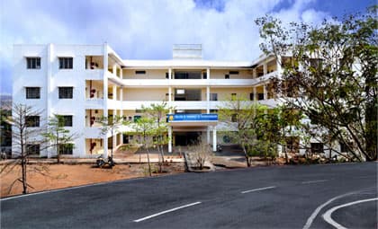 Shree Santkrupa College of Pharmacy-image