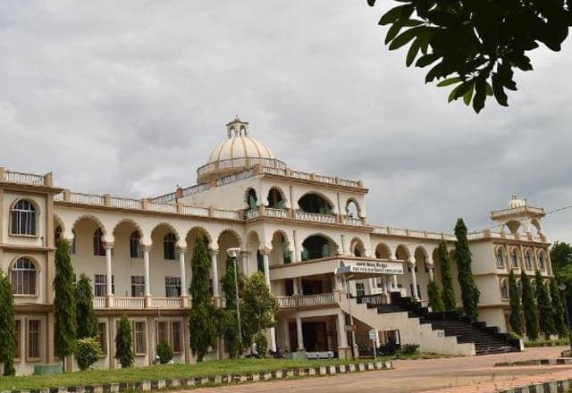 Acharya Nagarjuna University-image