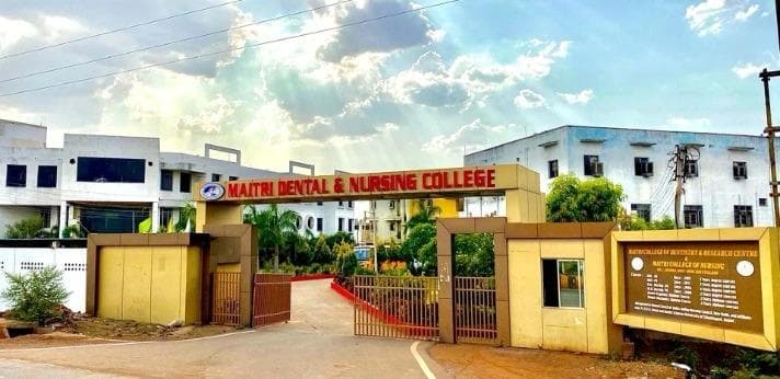 Maitri College of Dentistry and Research Centre-image
