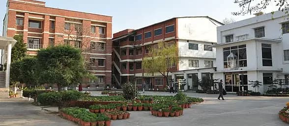Sardar Bhagwan Singh Post Graduate Institute of Biomedical Science & Research-image